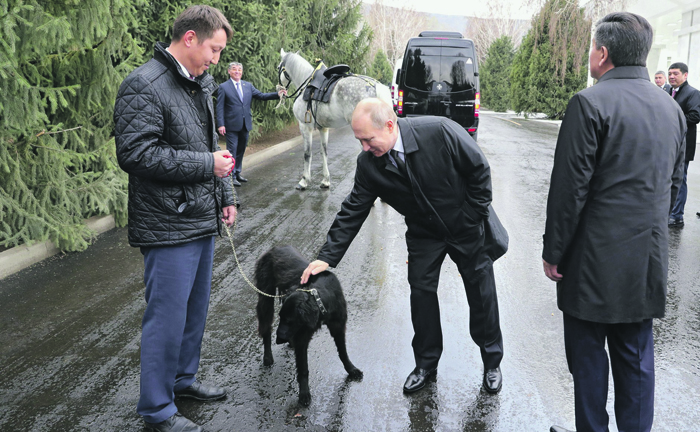 Фото недели. Путин помог Киргизии экономически и получил заверения в союзничестве