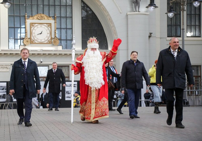 россия, москва, дед мороз, поезд, презентация