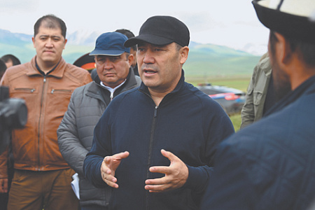 киргизия, жапаров, народный курултай, конституция
