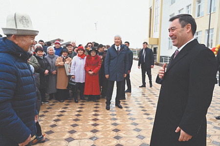киргизия, президент, жапаров, народный курултай, национализация, кумтор, границы