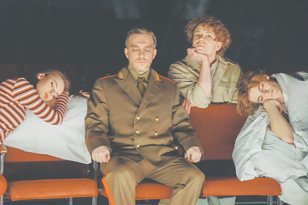 театр вахтангова, премьера, генерал и его семья, тимур кибиров, светлана землякова, театральная критика