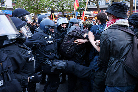 берлин, столкновения, левые радикалы, полиция, студентка, неонацизм, молодежная среда